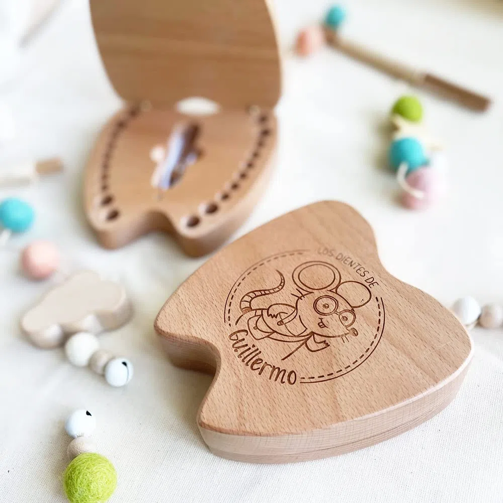 MONAMI - Caja de dientes personalizada grabada para alojar los dientes de leche. Elige entre Ratón Pérez o Hada de los Dientes.
