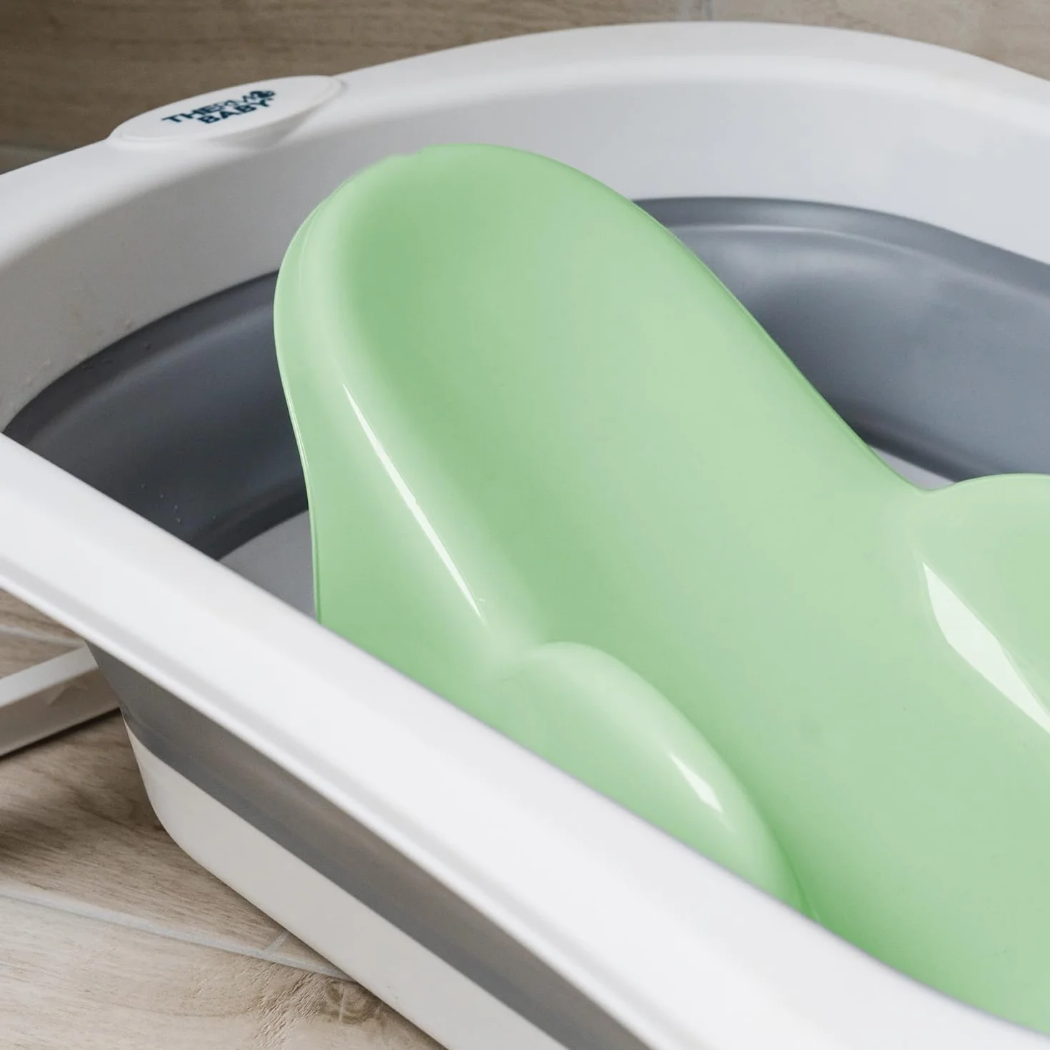 THERMOBABY ATOLL - Hamaca de baño de bebé - Ergonómico - Cómodo - Desde el nacimiento hasta los 8 meses - Verde Celadón - Fabricado en Francia