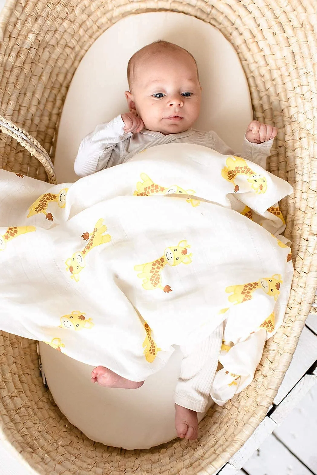 CuddleBug Mantas de Muselina Unisex - Paquete de 4 - Sabanas de Envolver, Paños de Algodon 100% Muselinas Infantil - Tamaño Grande 120x120cm - (Safari Friends)