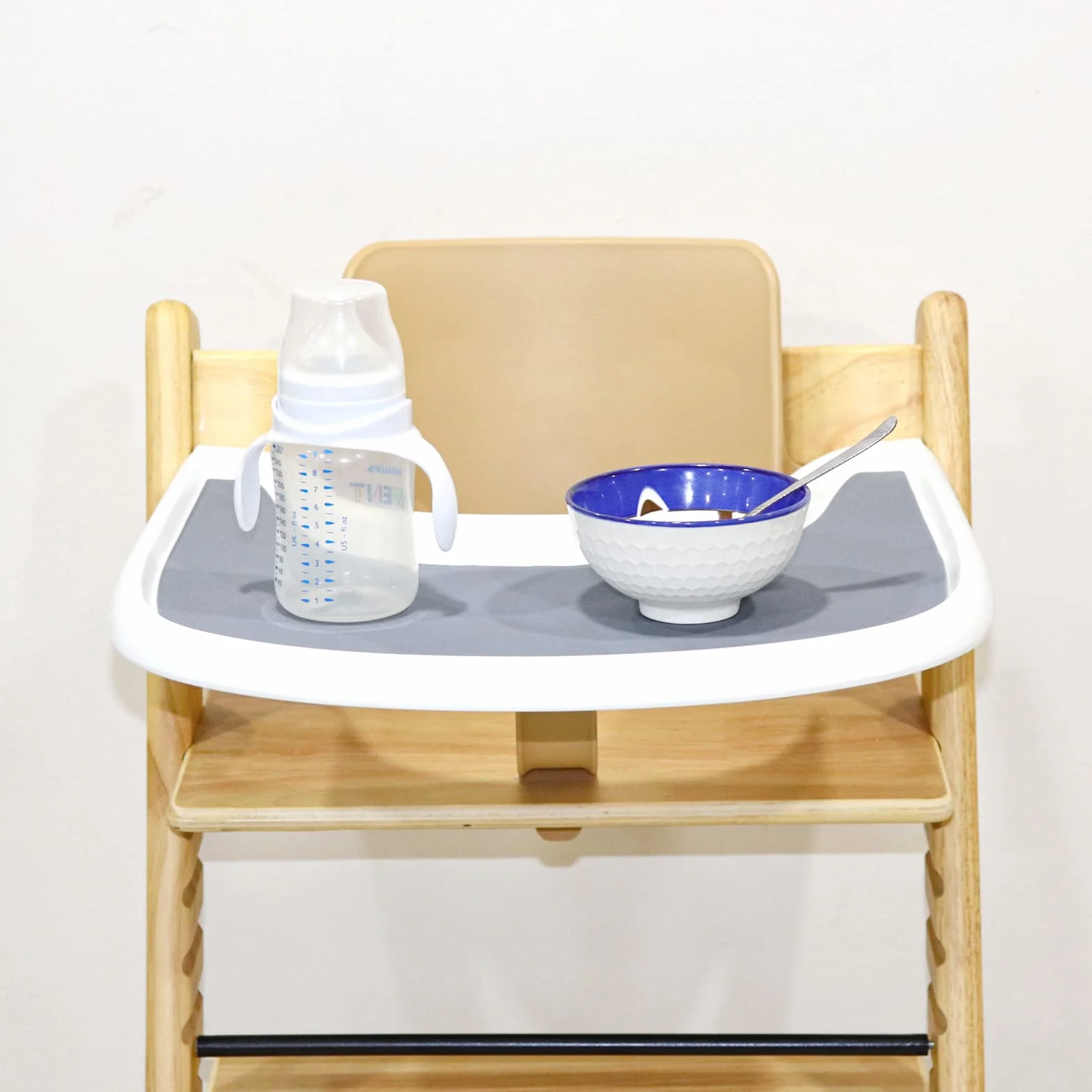Mantel individual para silla alta, 2 piezas de silicona para silla alta, limpio e higiénico, para cubierta de bandeja de trona Stokke, apto para bandeja de trona Stokke Tripp Trapp (gris/marrón)