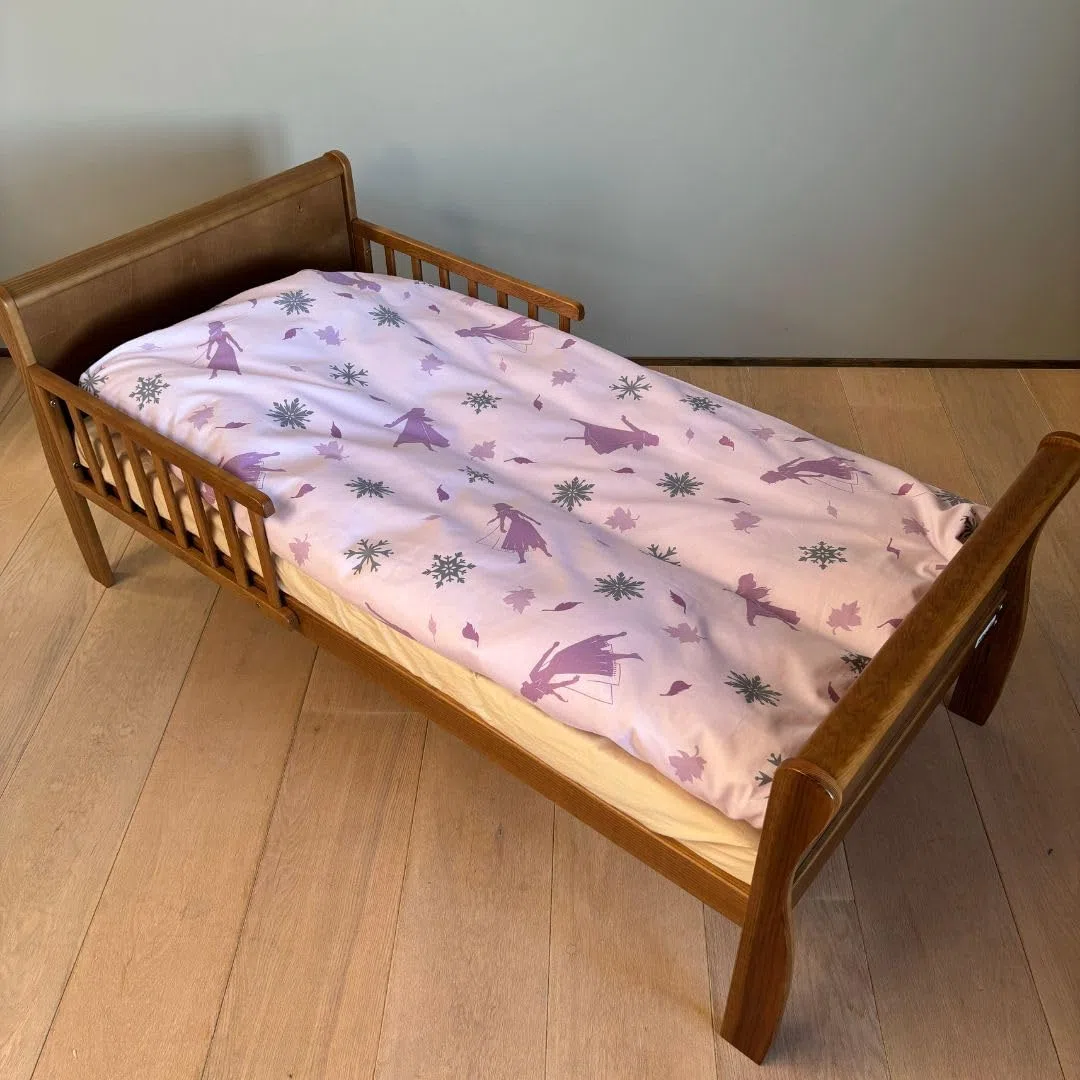 Brandmac Frozen Elsa y Anna - Juego de cama (100 x 140 cm, funda de almohada de 40 x 45 cm, 100% algodón, juego de cama fluorescente