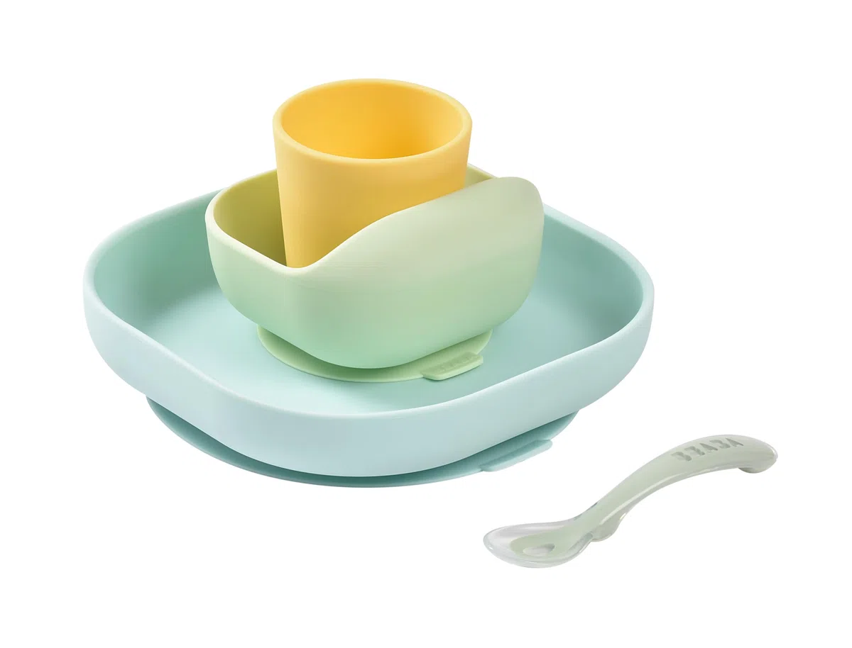 BÉABA Juego de Vajilla en Silicona Infantil, Ventosa resistente, Set de 4 Piezas para bebé, Plato + Bol + Taza + Cuchara, Accesorios para el Aprendizaje de bebé, Amarillo