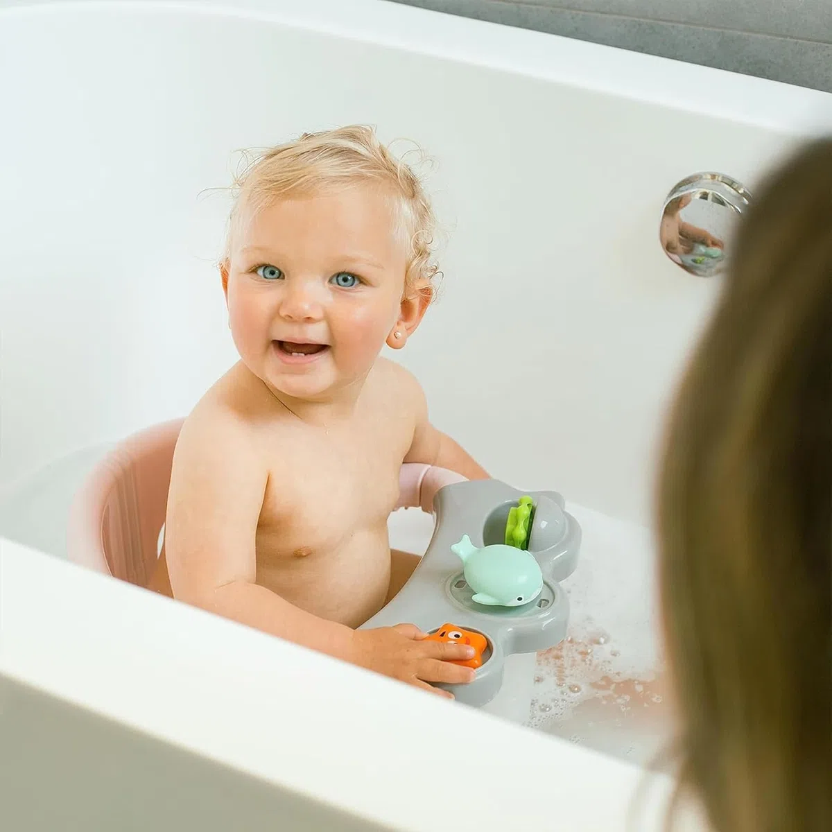 Asiento De Baño para bebés - Unisex - Ergonómico Y Seguro - Con Barra Para Una Facil Colocación Del Bebé - Con Ventosas Para Fijación Sillón de Baño y Ducha para Bebés Delfín lanza agua (Verde)