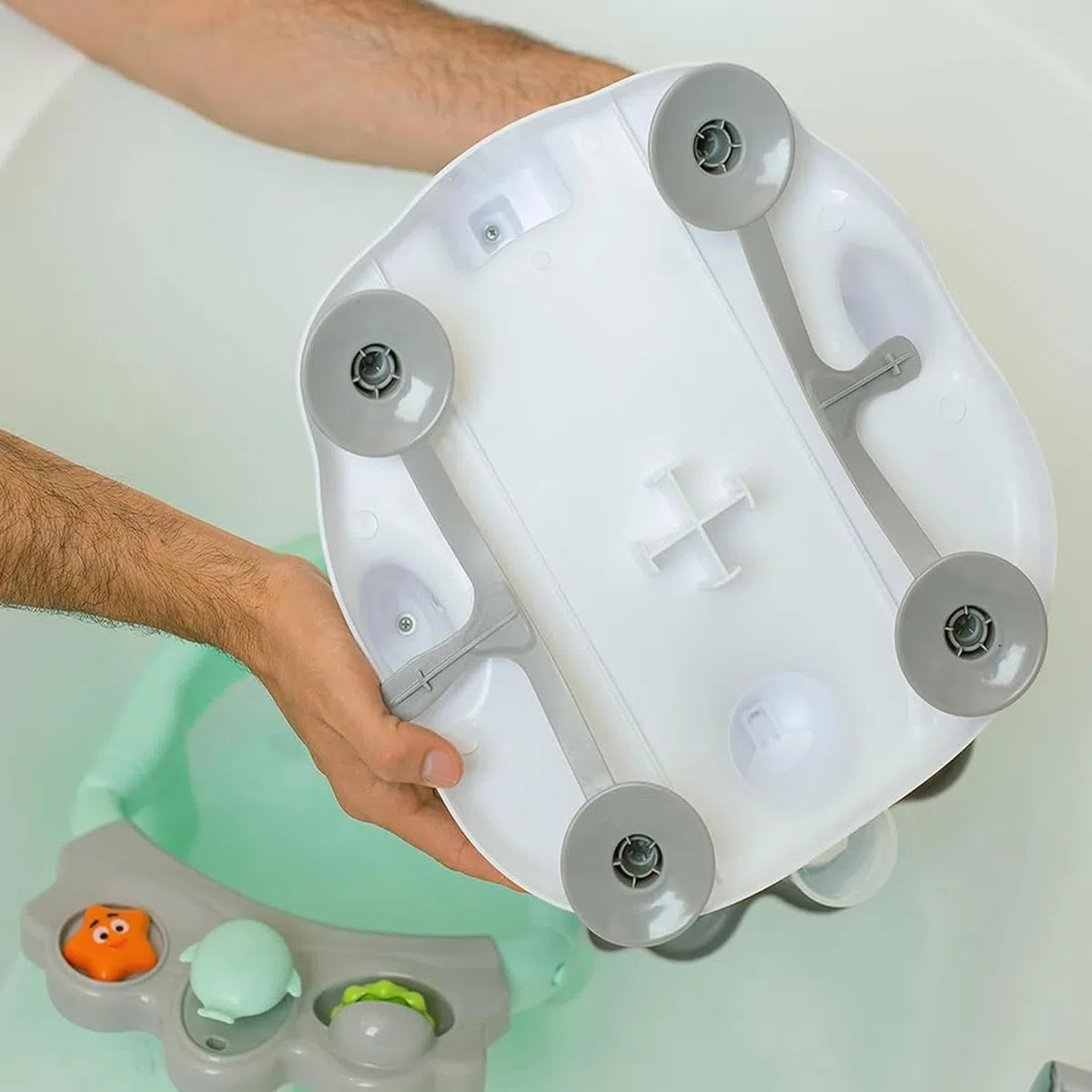 Asiento De Baño para bebés - Unisex - Ergonómico Y Seguro - Con Barra Para Una Facil Colocación Del Bebé - Con Ventosas Para Fijación Sillón de Baño y Ducha para Bebés Delfín lanza agua (Verde)