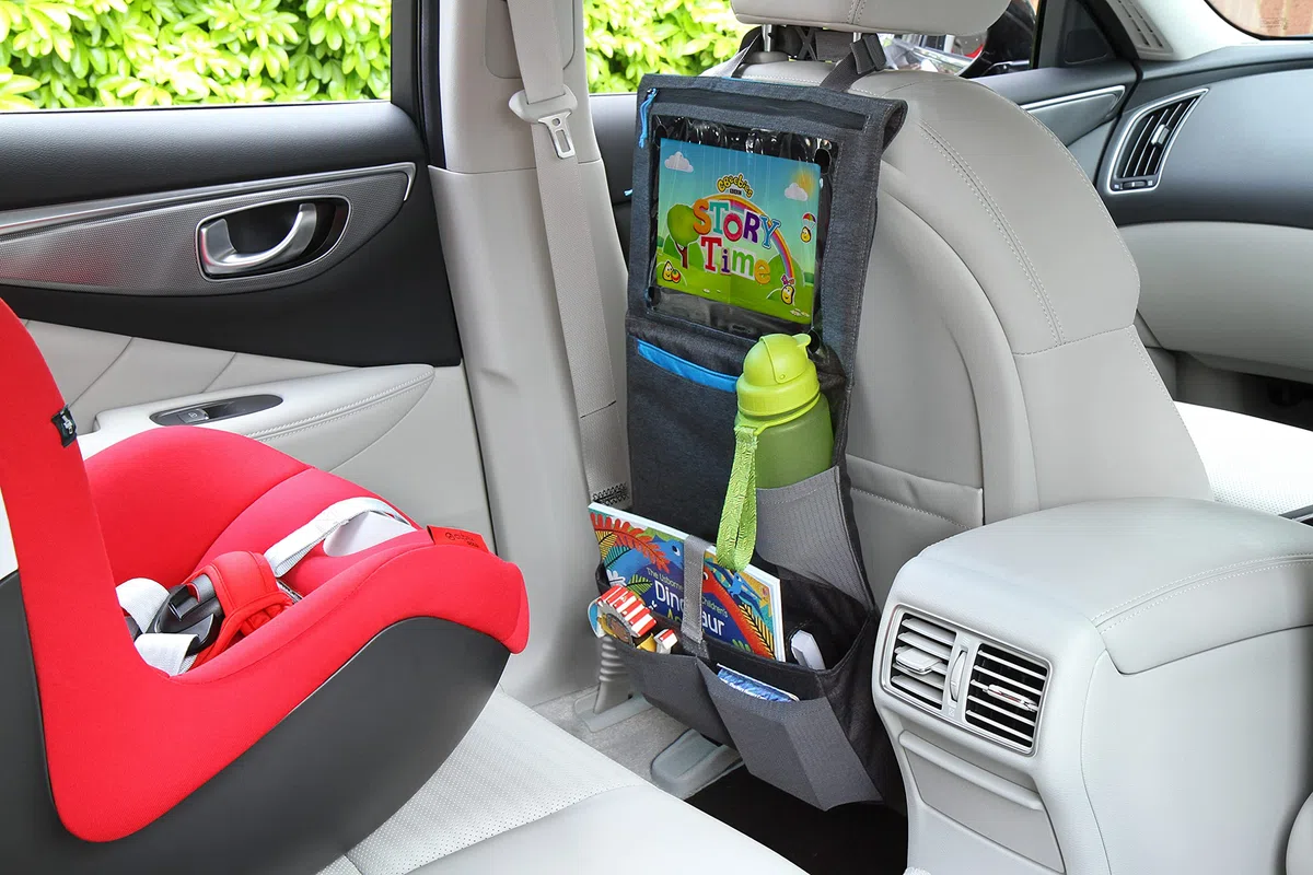 LittleLife Organizador de Asiento de automóvil para niños en el Asiento Trasero se Adapta a Todos los iPads con Ventana de Pantalla táctil, múltiples Bolsillos para Botellas, Almacenamiento Juguetes