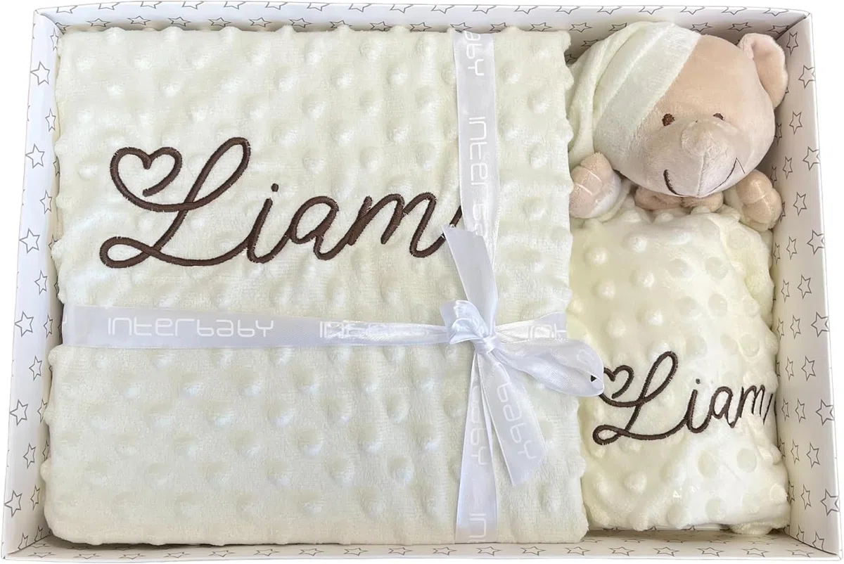 Danielstore- Manta Bebe Personalizada con Nombre Bordado, Cochecito o capazo. Medidas 80x110 cm. Tacto Terciopelo. Regalo Baby Shower Color Beige (Manta + dou dou)