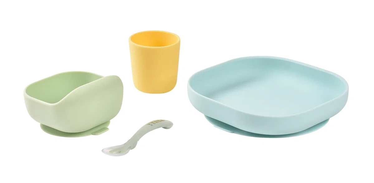 BÉABA Juego de Vajilla en Silicona Infantil, Ventosa resistente, Set de 4 Piezas para bebé, Plato + Bol + Taza + Cuchara, Accesorios para el Aprendizaje de bebé, Amarillo