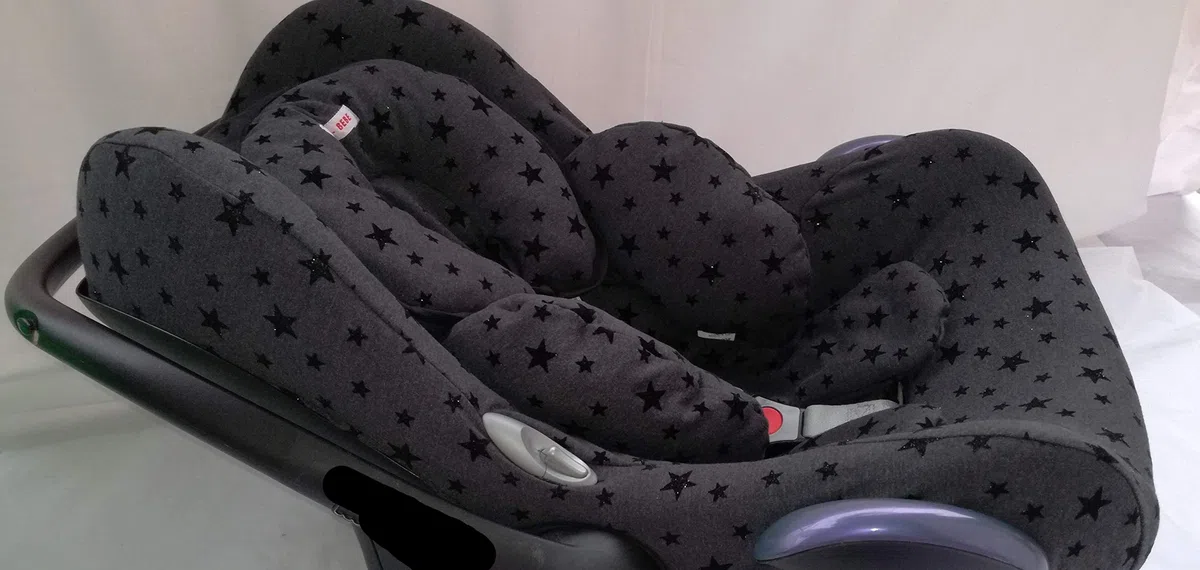moon-bebe Reductor Antialérgico Universal MaxiCosi, Silla de Coche y de Paseo negro(black star)
