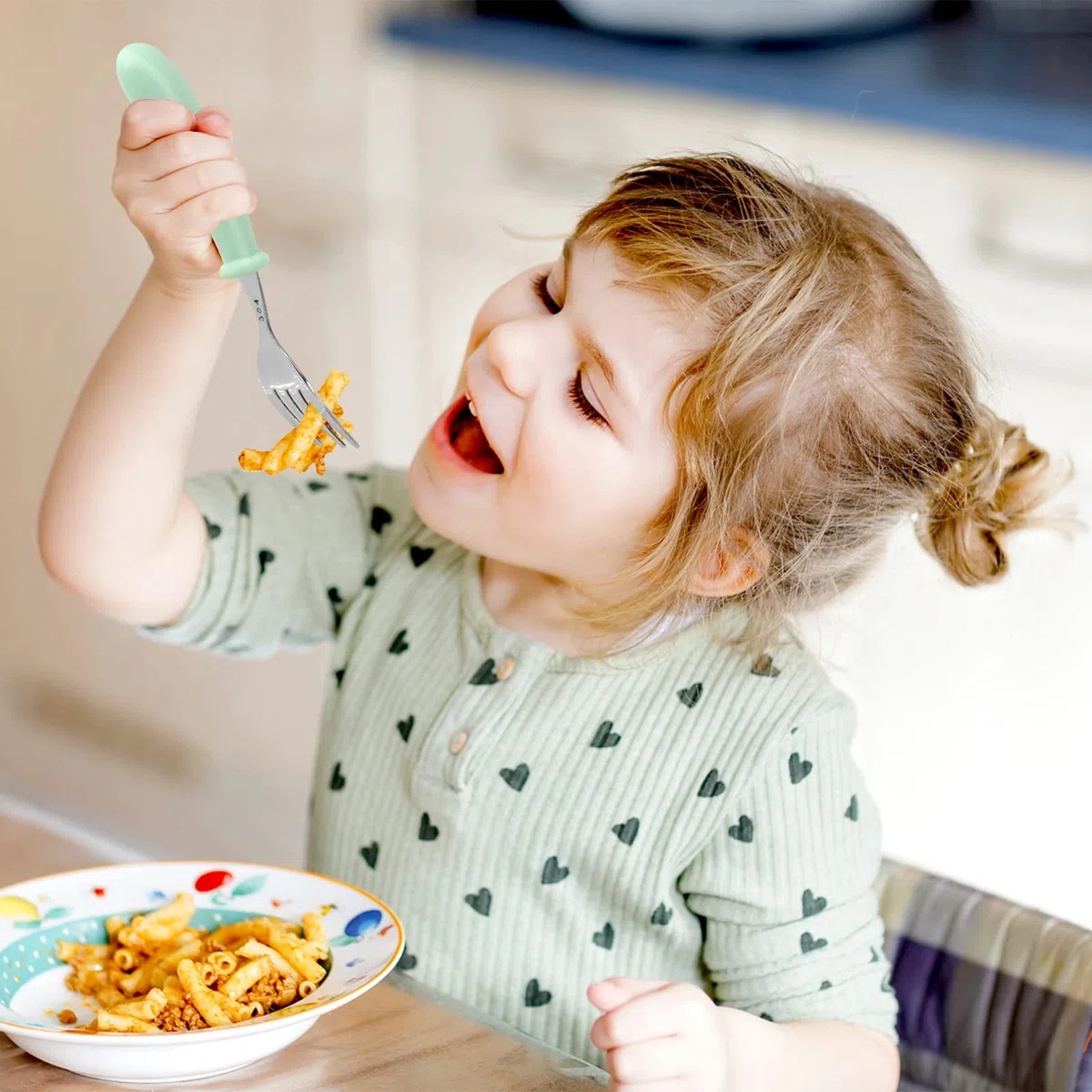 8 Pieza Cubertería Infantiles de Acero Inoxidable, Cubiertos bebe: 4 x Cena Tenedor, 4 x Cena cuchar, Cubierto para Uso en Hogar y Escuela(Azul Verde Rosa Blanco)