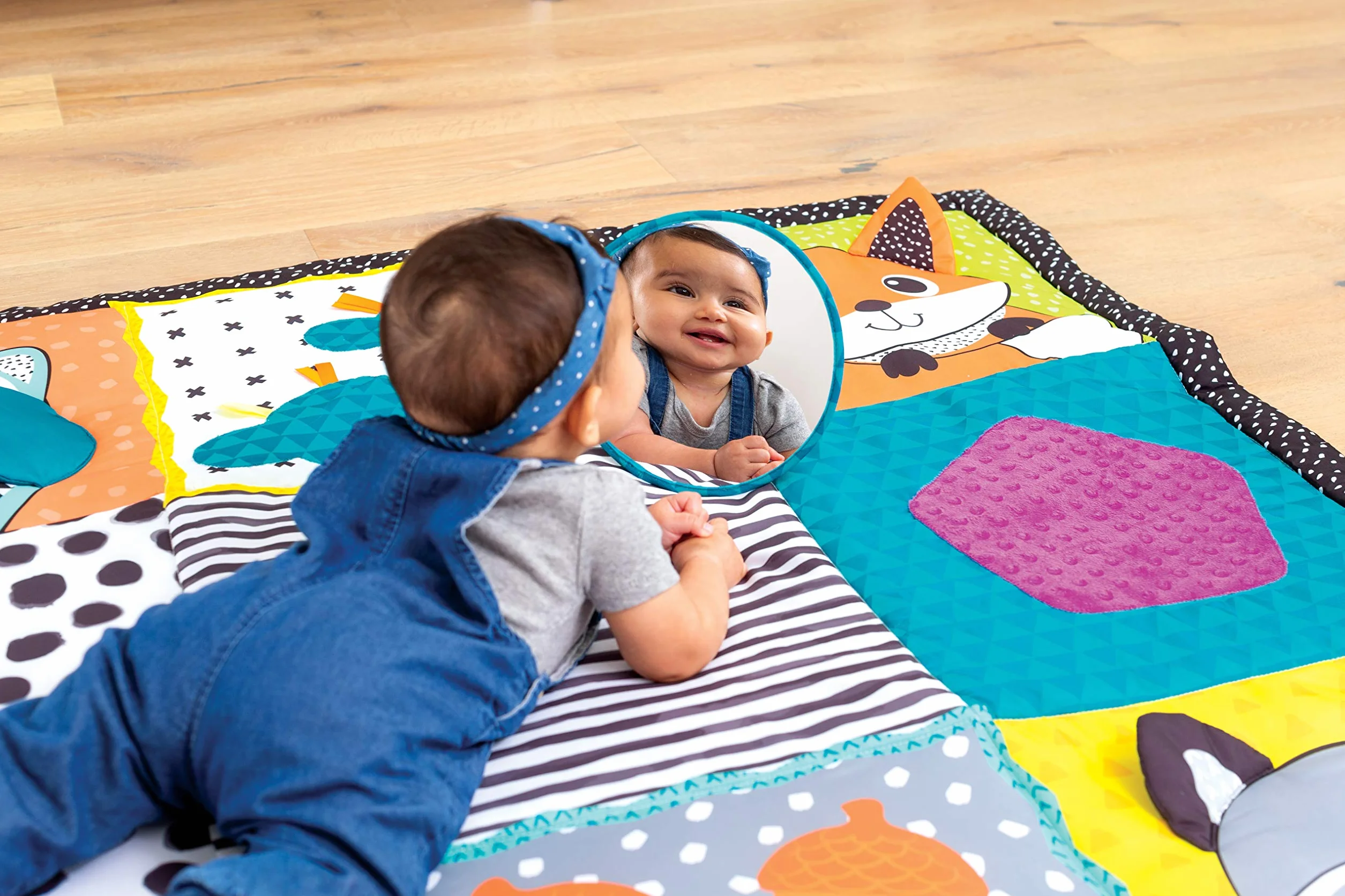 Infantino - Tapete Gigante Plegable Fold & Go - Alfombra Bebe Acolchada Plegable - Portátil - Estimula los Sentidos - Favorece el Desarrollo Motor y Cognitivo - Alfombra Para Bebés y Niños Pequeños
